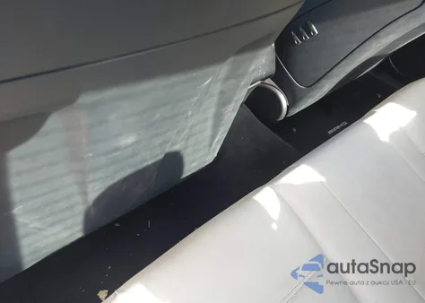 2012 Mercedes-Benz C 63 Amg z USA, uszkodzony, nr VIN WDDGF7HB6CA725179